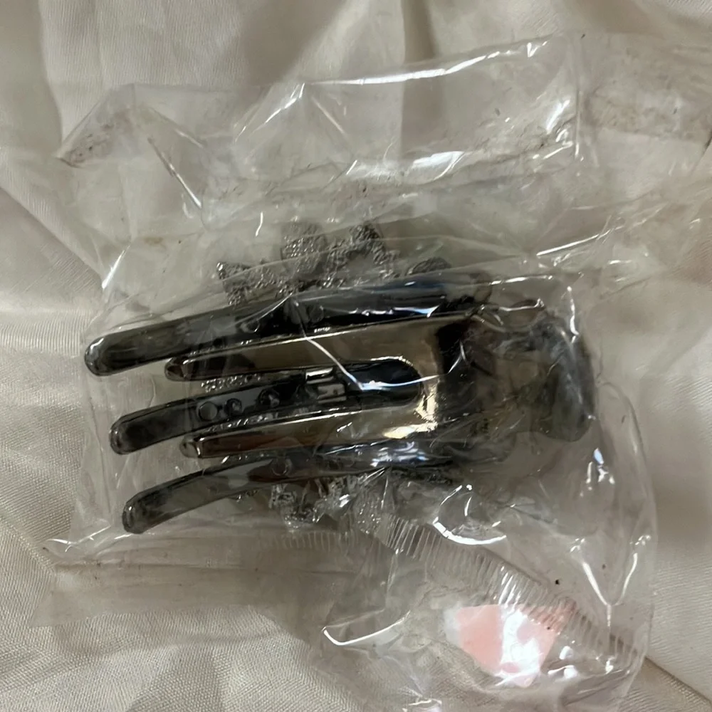 Brand new hair clip